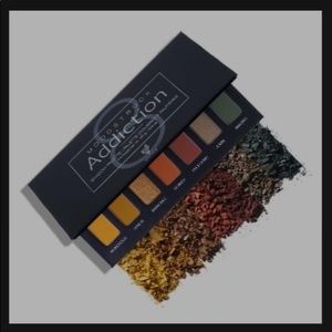 Younique Moodstruck Palette 8